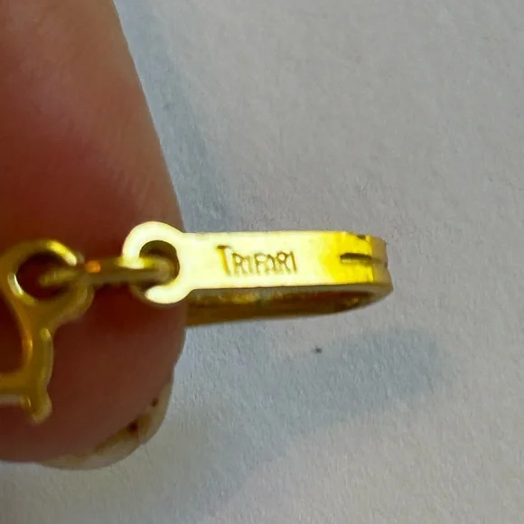 Vintage Trifari Gold Floral Necklace - Picture 2 of 7